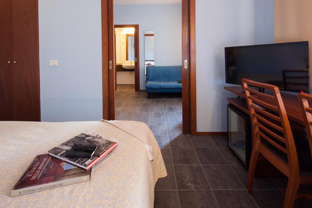 Hotel Mariani Iesi Exterior photo